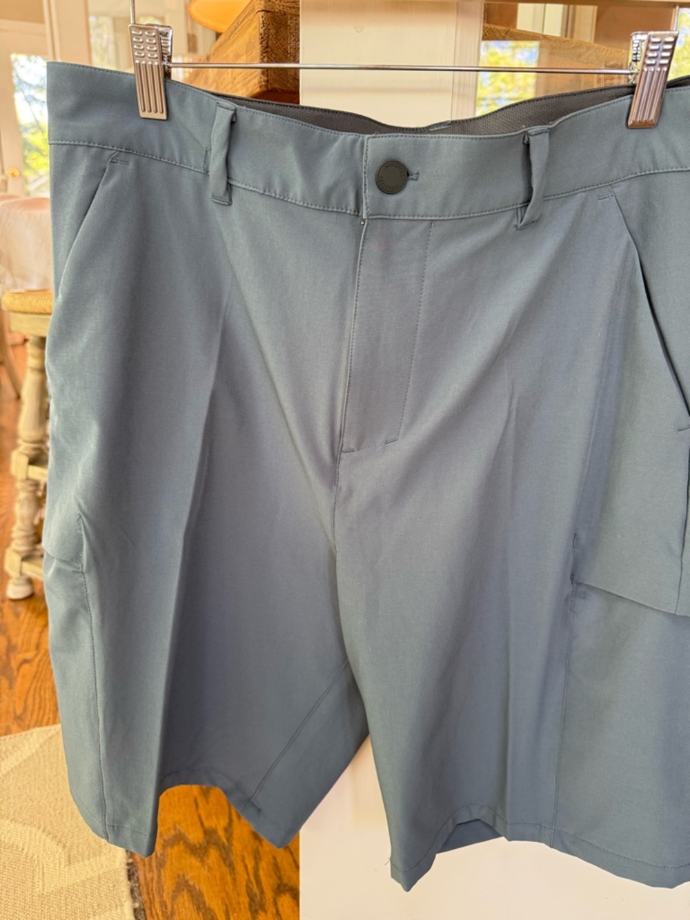 32 Degrees Men's Slate Blue Cargo Shorts EUC! Super soft, breathable fabric.